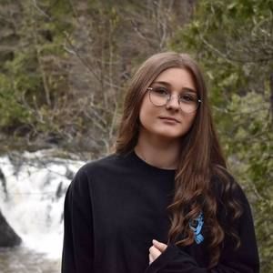 Meet your Posher, Aly